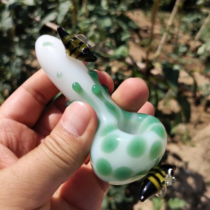 Handmade Bee Green Glass Pipes Unique Tobacco Pipe 2 Bees Beautiful Pipe Delicate Insect Smoking Pipes Pretty Hand Pipe