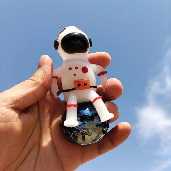 Astronaut Glass Hand Pipe - Image 8